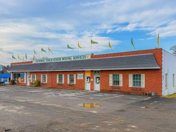 6704 Williamson RD , Roanoke, VA 24019