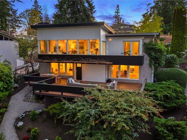 2070 127th Avenue SE, Bellevue, WA 98005