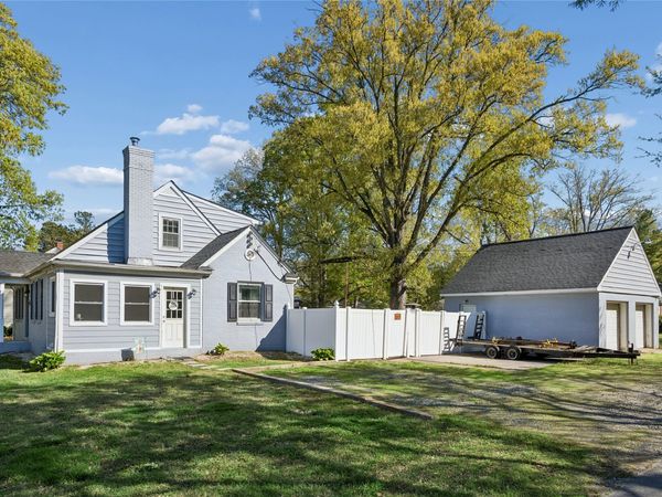 1806 Lee Street , West Point, VA 23181