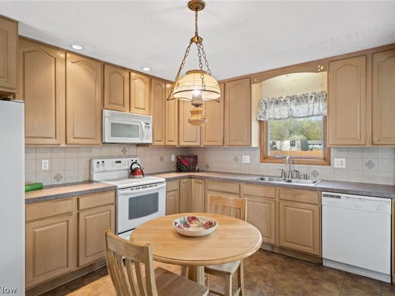 6512 Miller Drive, North Ridgeville, OH 44039 Photo 8