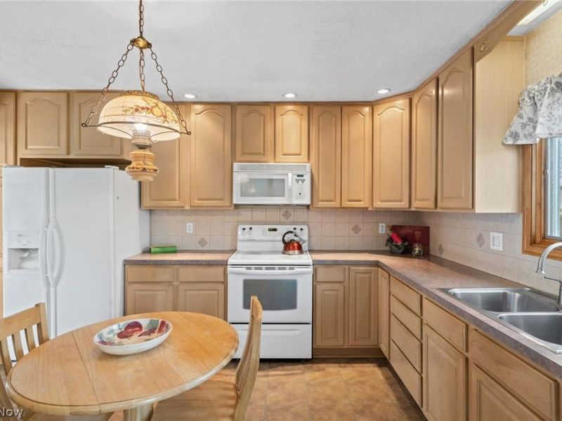 6512 Miller Drive, North Ridgeville, OH 44039 Photo 9