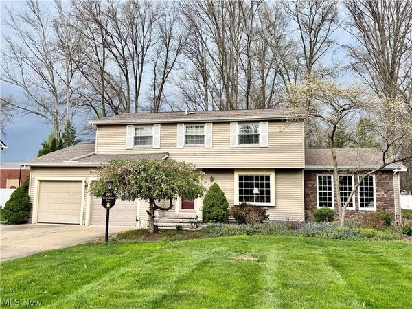 243 Greenbriar Drive, Cortland, OH 44410