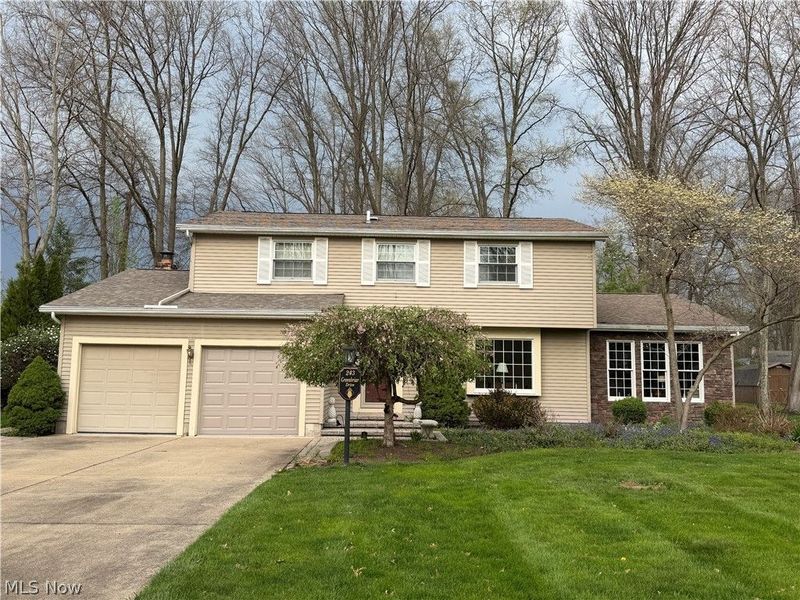 243 Greenbriar Drive, Cortland, OH 44410 Photo 2