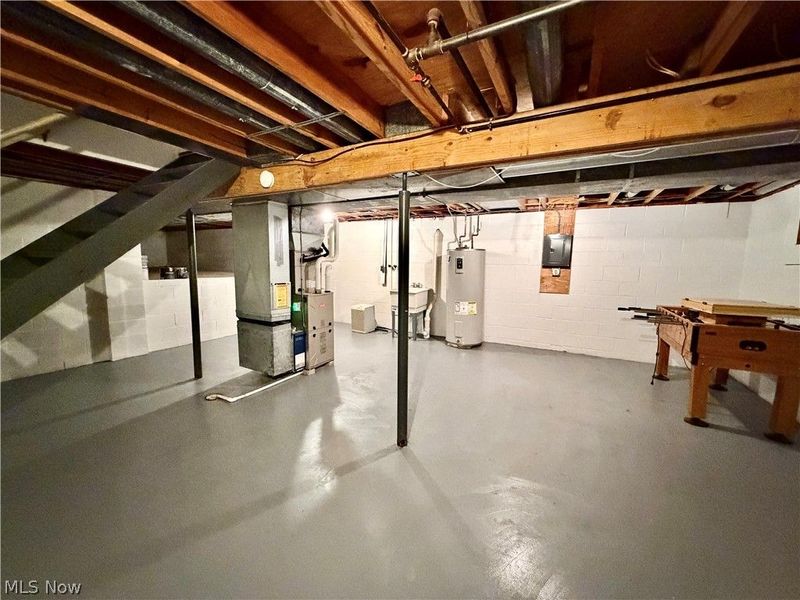 243 Greenbriar Drive, Cortland, OH 44410 Photo 27