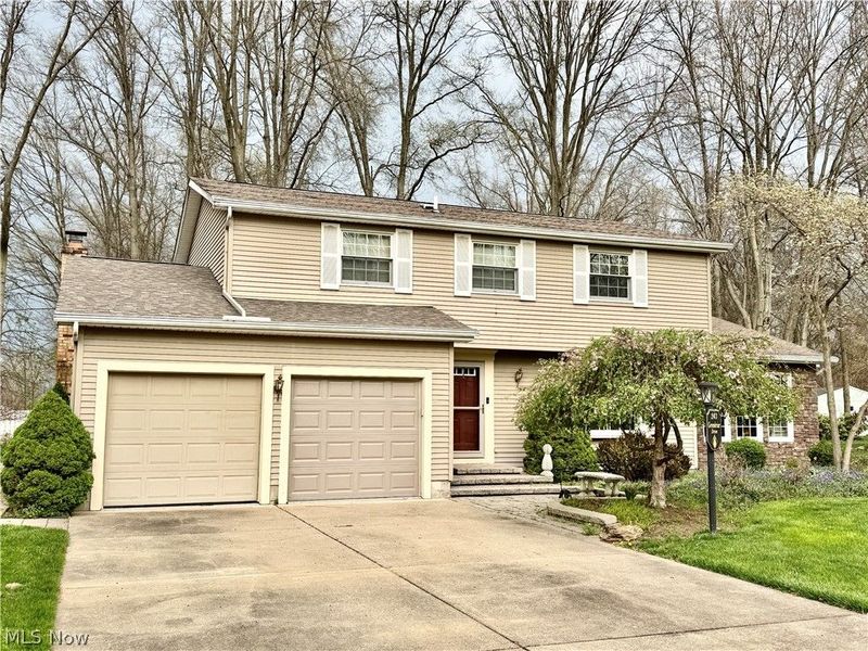 243 Greenbriar Drive, Cortland, OH 44410 Photo 3