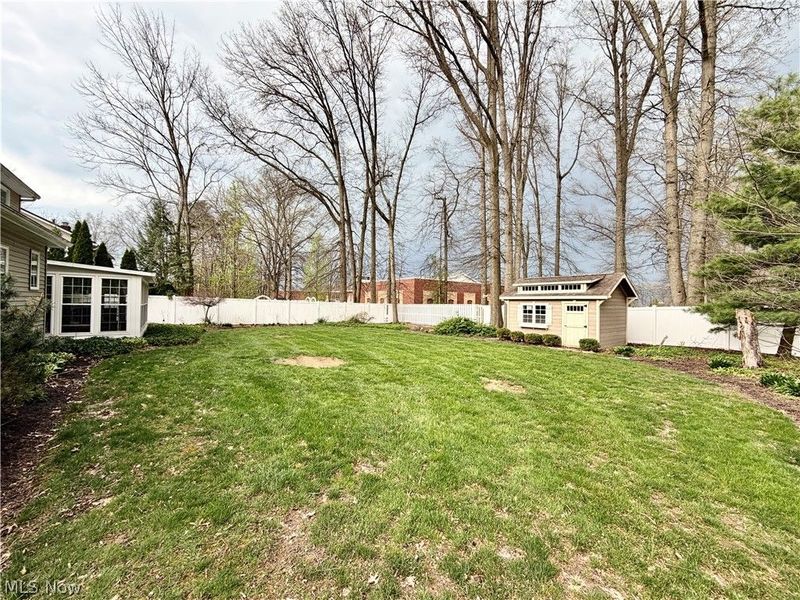 243 Greenbriar Drive, Cortland, OH 44410 Photo 31