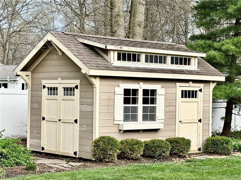 243 Greenbriar Drive, Cortland, OH 44410 Photo 32