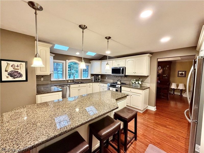 243 Greenbriar Drive, Cortland, OH 44410 Photo 7