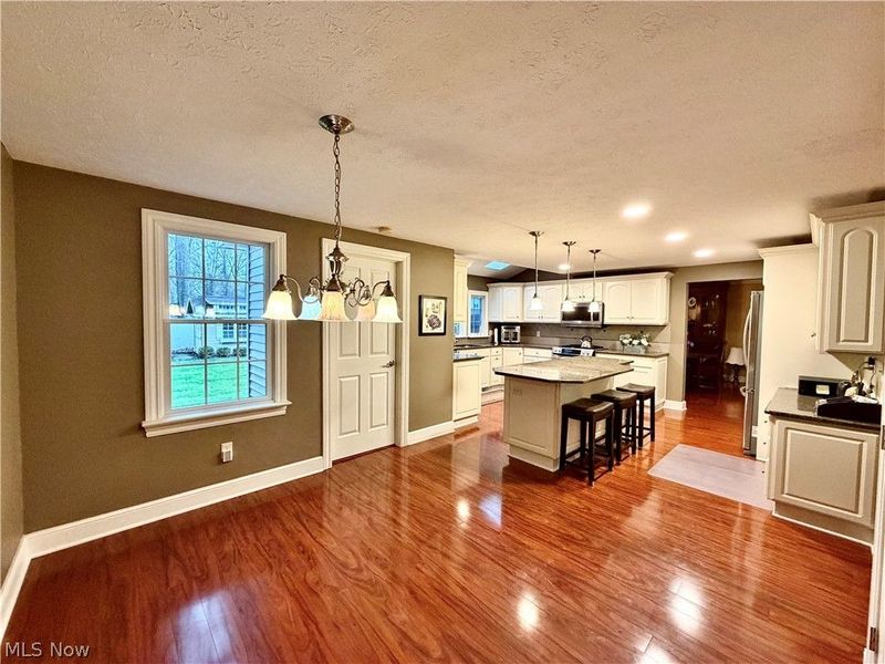 243 Greenbriar Drive, Cortland, OH 44410 Photo 8