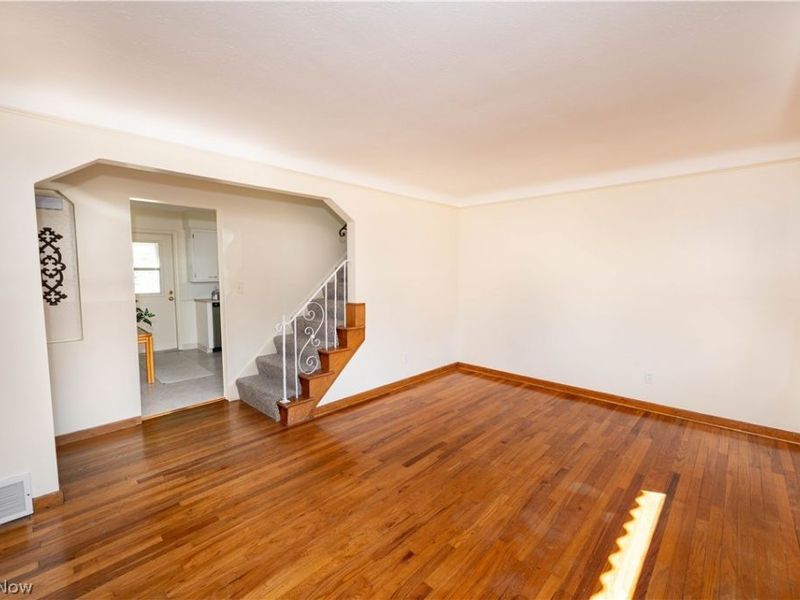 5139 Robinhood Drive, Willoughby, OH 44094 Photo 4