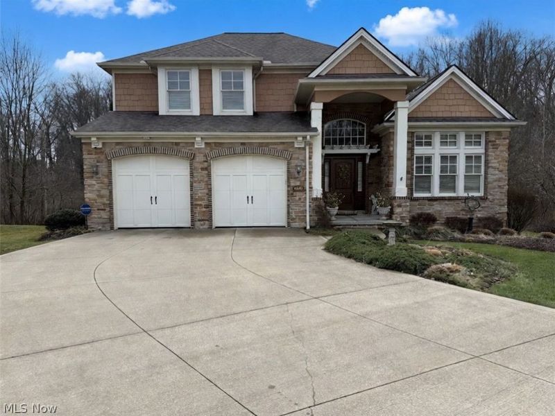 4530 Castlemaine Court, Bath, OH 44333 Photo 2