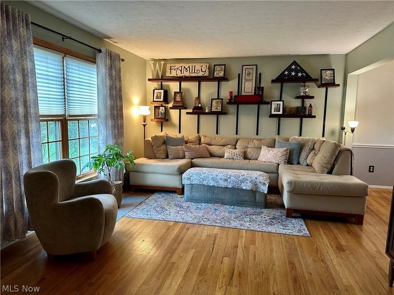 367 Hillsdale Circle , Wadsworth, OH 44281 Photo 2