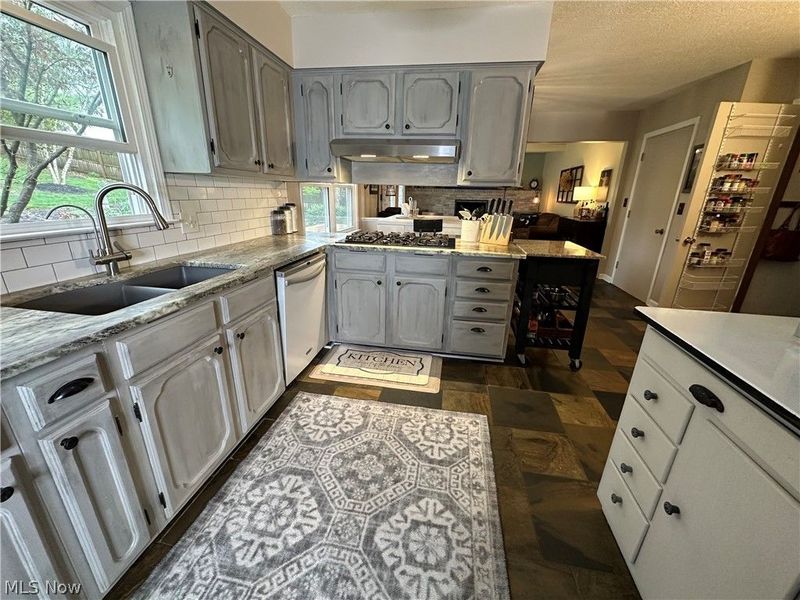 367 Hillsdale Circle , Wadsworth, OH 44281 Photo 4