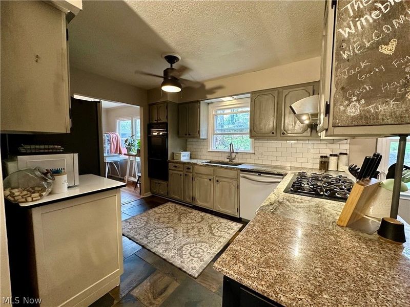 367 Hillsdale Circle , Wadsworth, OH 44281 Photo 5