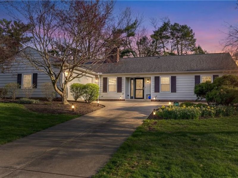 24100 Hazelmere Road, Shaker Heights, OH 44122 Photo 2