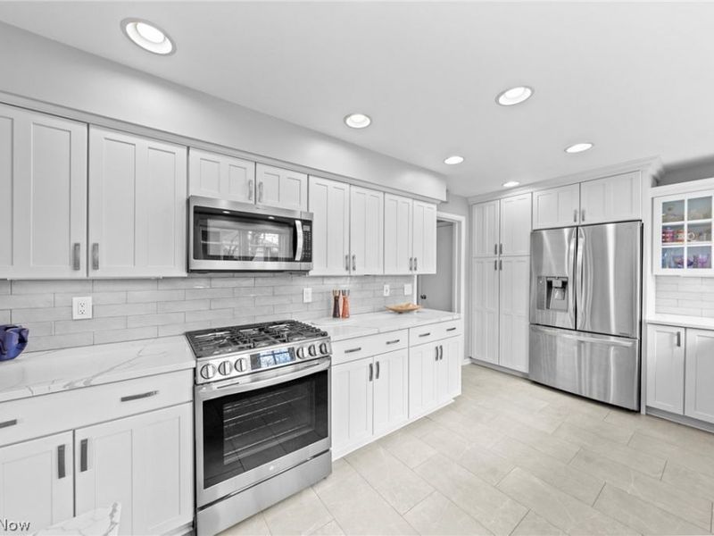 24100 Hazelmere Road, Shaker Heights, OH 44122 Photo 23