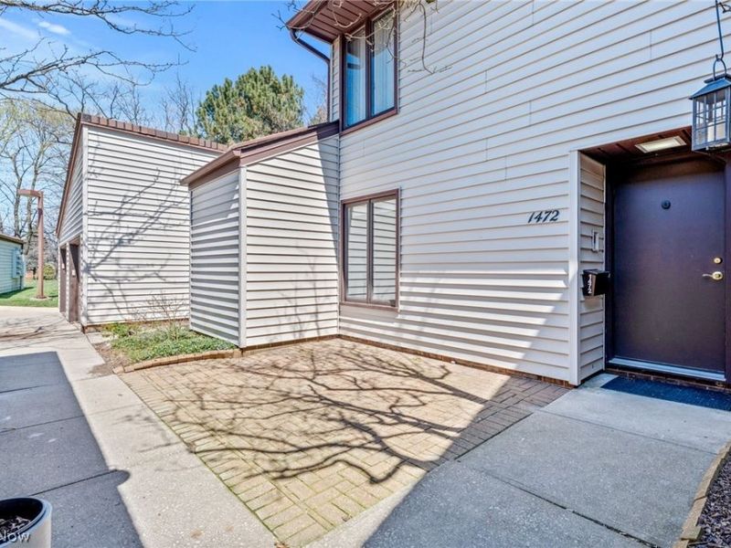 1472 S Taylor Road, Unit 1472, Cleveland Heights, OH 44118 Photo 2