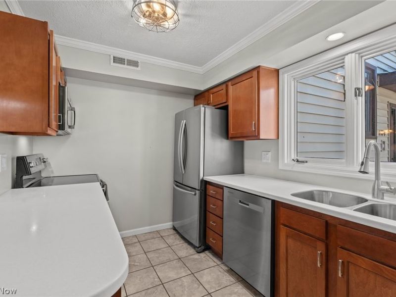 1472 S Taylor Road, Unit 1472, Cleveland Heights, OH 44118 Photo 6