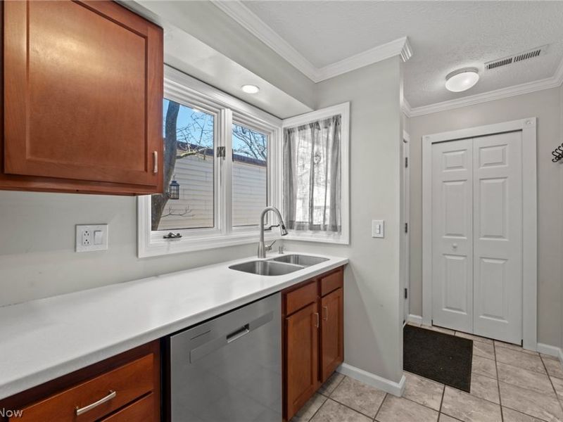 1472 S Taylor Road, Unit 1472, Cleveland Heights, OH 44118 Photo 9