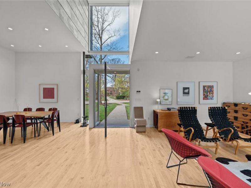 2226 Chestnut Hills Drive, Cleveland Heights, OH 44106 Photo 3