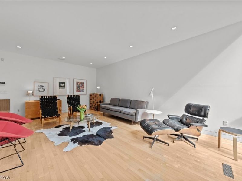 2226 Chestnut Hills Drive, Cleveland Heights, OH 44106 Photo 9