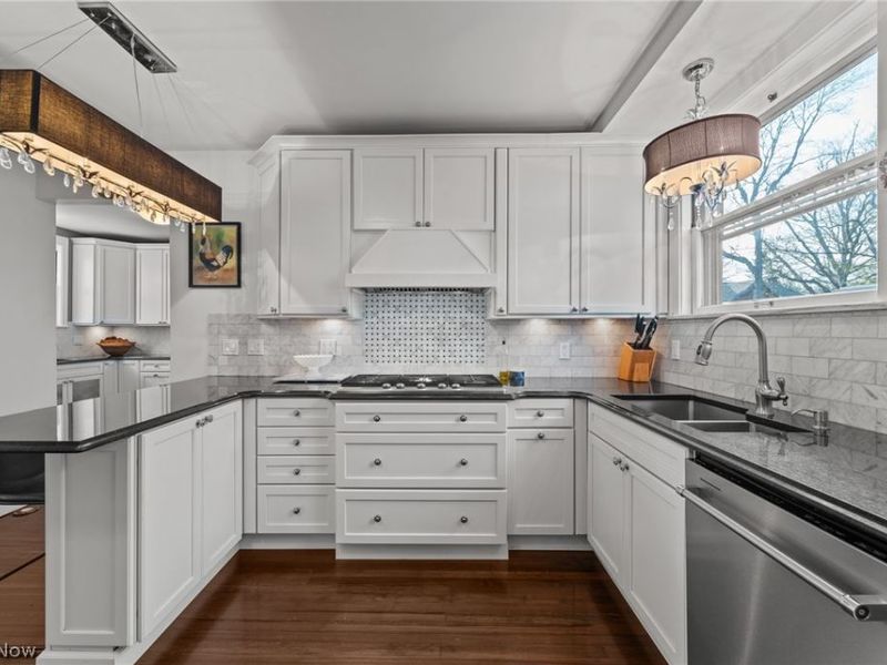 2352 Woodmere Drive, Cleveland Heights, OH 44106 Photo 19