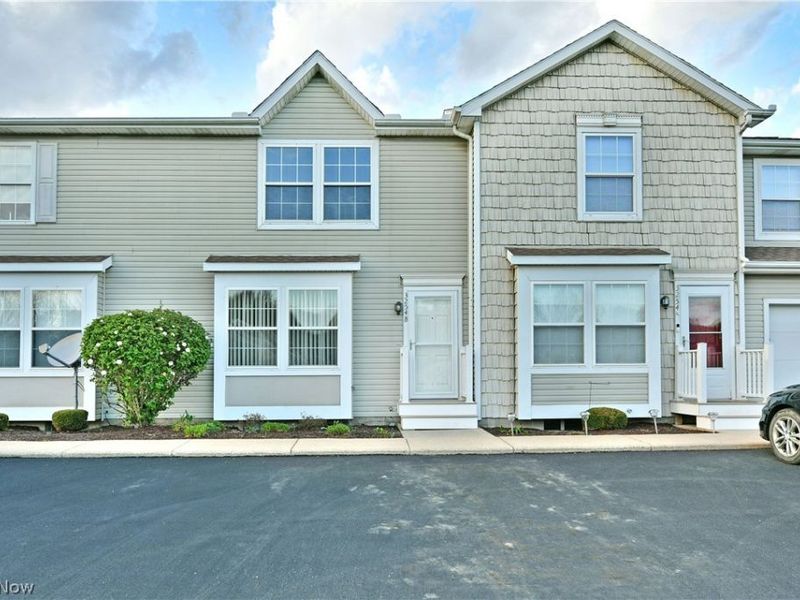 3254 Deer Trail, Unit B, Cortland, OH 44410 Photo 1