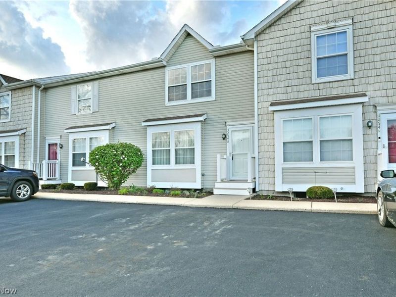 3254 Deer Trail, Unit B, Cortland, OH 44410 Photo 3