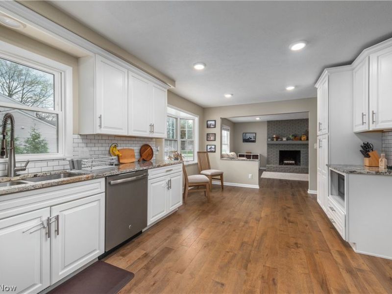 30850 Perry Drive, Bay Village, OH 44140 Photo 13