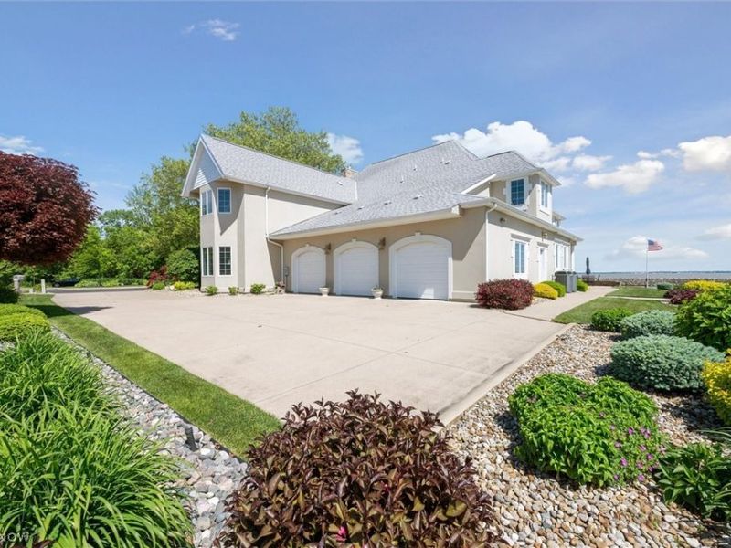 2170 Dorchester Drive, Marblehead, OH 43440 Photo 2