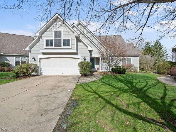 2973 Waterford Drive , Unit 4, Twinsburg, OH 44087