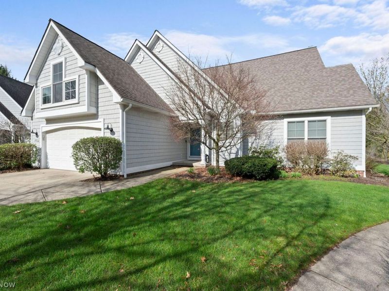 2973 Waterford Drive, Unit 4, Twinsburg, OH 44087 Photo 2