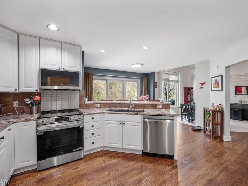 2973 Waterford Drive, Unit 4, Twinsburg, OH 44087 Photo 4