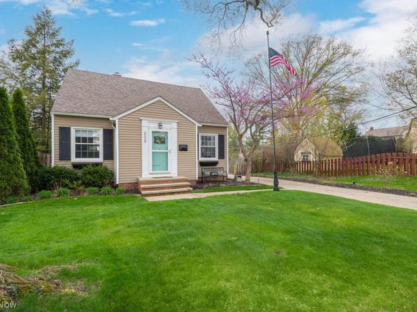 328 Oakmoor Road , Bay Village, OH 44140