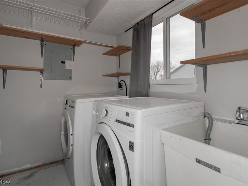 842 Doris Circle, Painesville, OH 44077 Photo 11