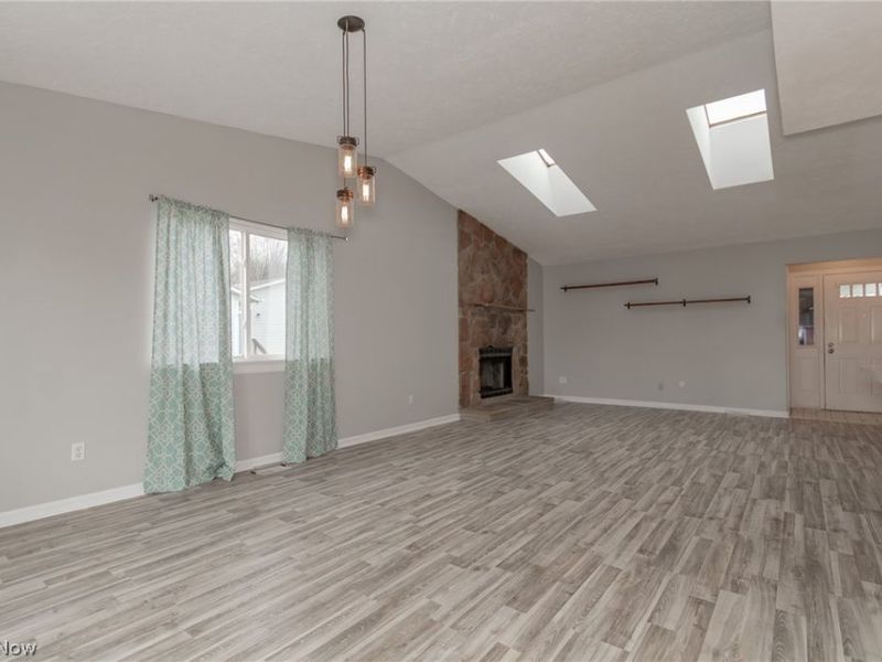 842 Doris Circle, Painesville, OH 44077 Photo 2