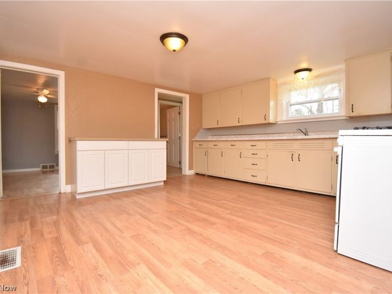 435 Simler Street, Hubbard, OH 44425 Photo 9