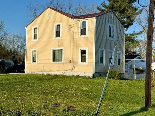 7610 State Rte 44 , Ravenna, OH 44266