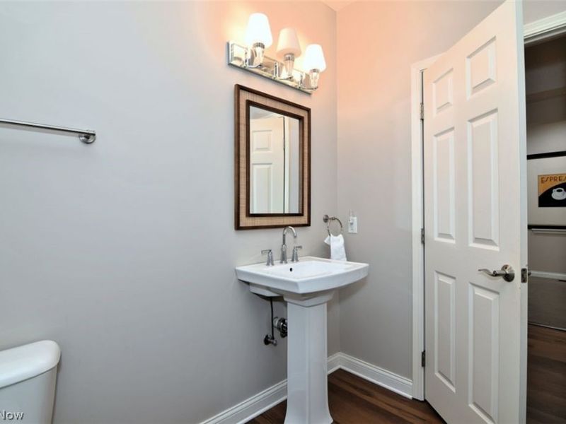 355 Hollyhock Court, Mayfield Heights, OH 44124 Photo 12