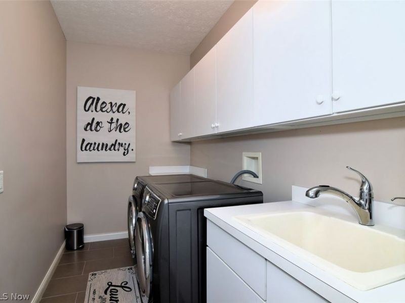 355 Hollyhock Court, Mayfield Heights, OH 44124 Photo 13