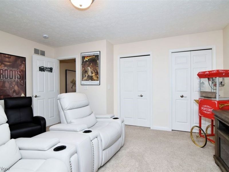 355 Hollyhock Court, Mayfield Heights, OH 44124 Photo 21