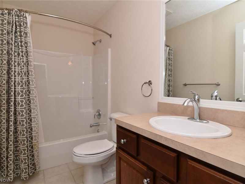 355 Hollyhock Court, Mayfield Heights, OH 44124 Photo 23