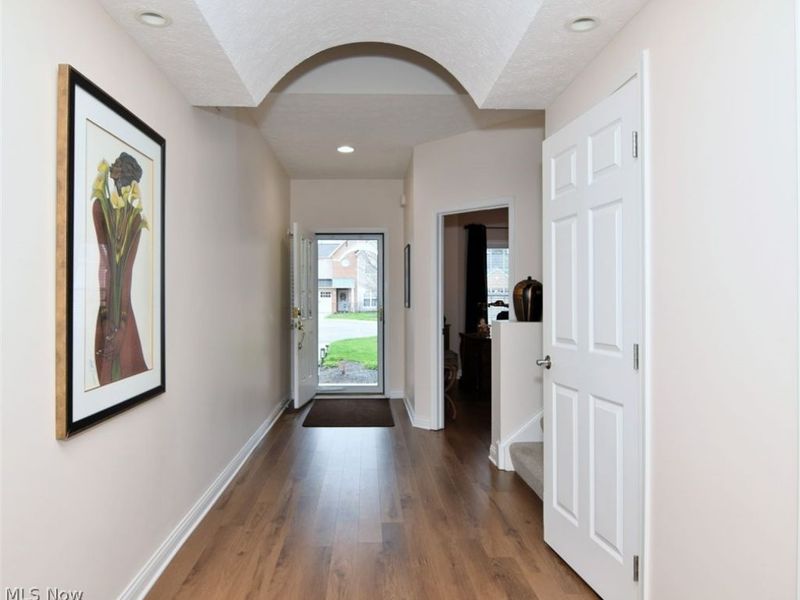 355 Hollyhock Court, Mayfield Heights, OH 44124 Photo 3