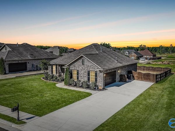 17537 Windermere Drive, Athens, AL 35611