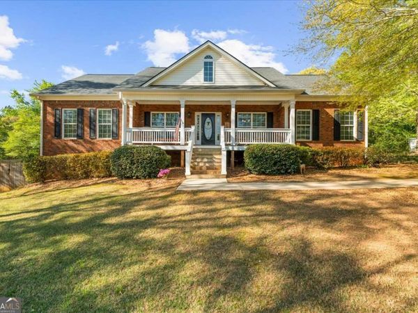 144 Manor Place, Commerce, GA 30530