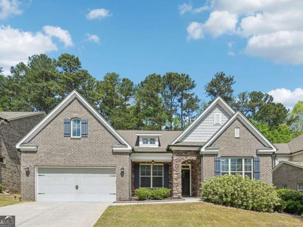 330 La Perla Drive, Sugar Hill, GA 30518