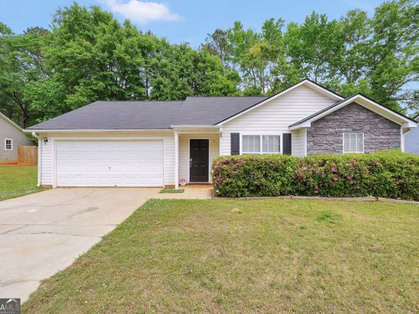 521 Sarahs Lane, Locust Grove, GA 30248