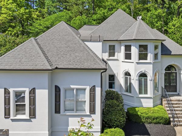 426 Clubview Drive, Woodstock, GA 30189