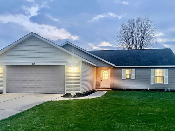 191 Sweet Meadow Drive, Kent City, MI 49330