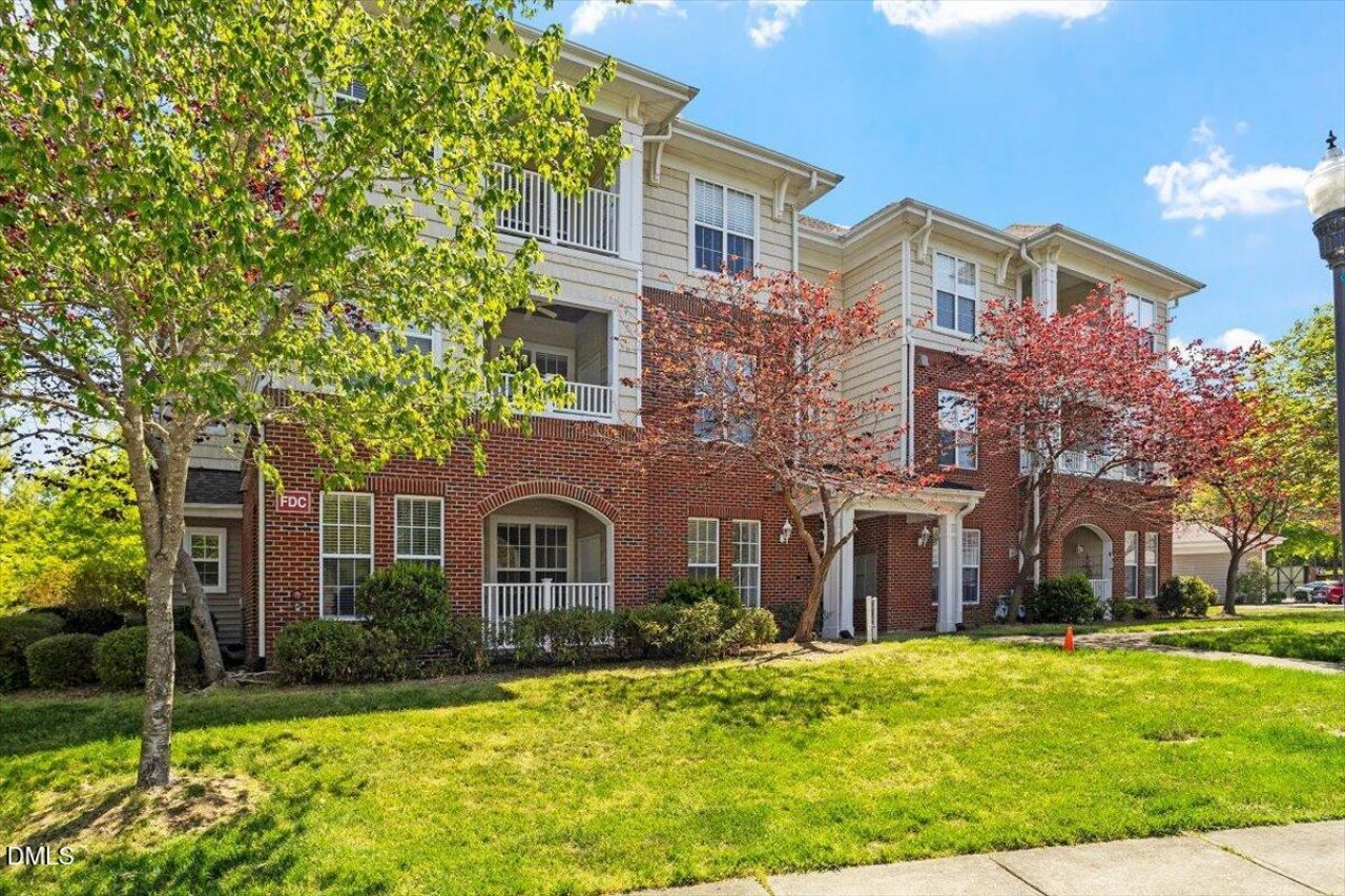 1011 Arborgate Circle, Chapel Hill, NC 27514 Main Photo